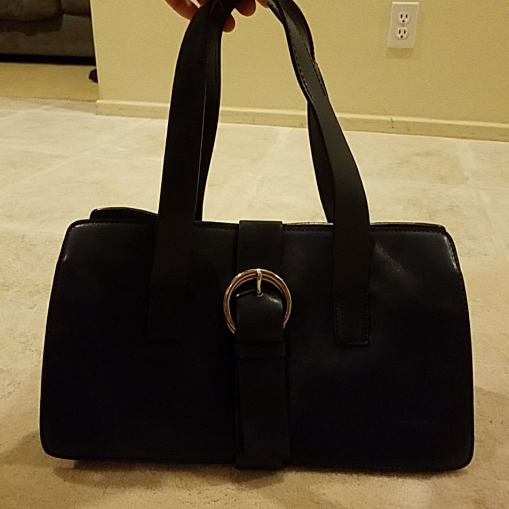 Francesco Biasia black leather purse